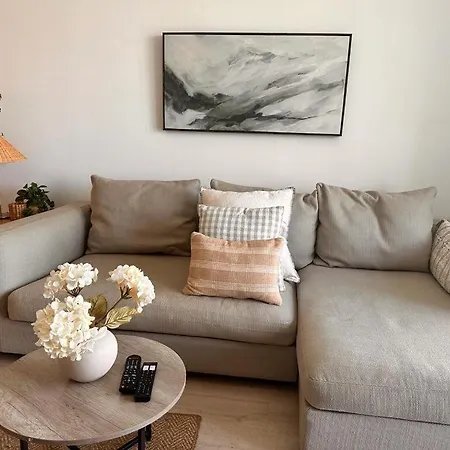 Beach Apt With Full Kitchen And King Size Bed